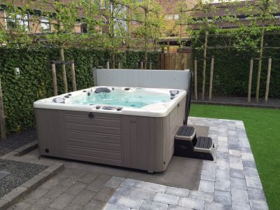 Buitenspa geplaatst in Utrecht - Rhodos.nl