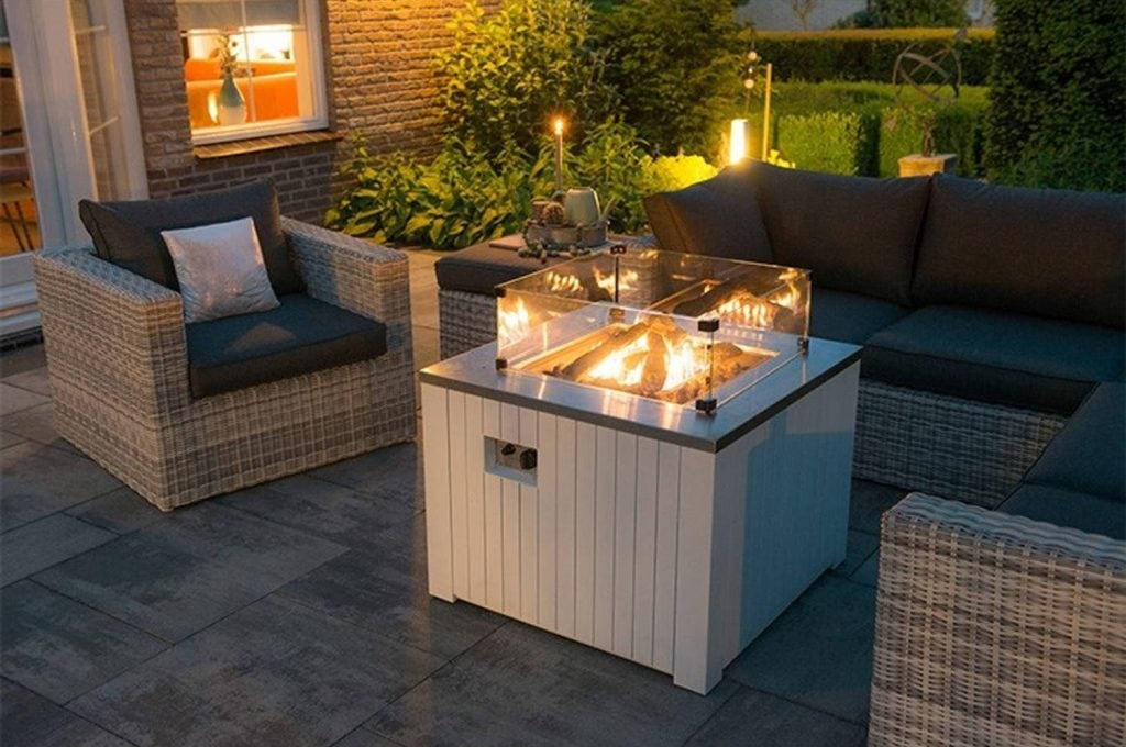 vuurtafel-in-tuin